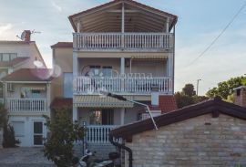 Lijepa apartmanska kuća u blizini mora, Medulin, Σπίτι