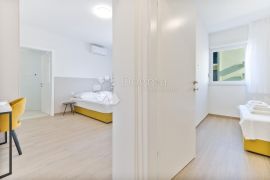 SEVID-NOVOGRADNJA SA ZAJEDNIČKIM BAZENOM S1 (G.Z.), Marina, Appartement