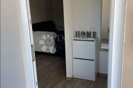 PRILIKA! Apartman Novi Vinodolski 50m od mora, Novi Vinodolski, Appartamento