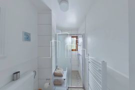 Vikend objekat sa 5 apartmana i garažom, Travnik, Maison