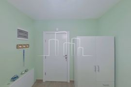 Vikend objekat sa 5 apartmana i garažom, Travnik, Kuća