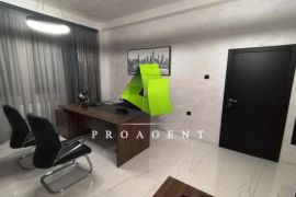 Odličan poslovni prostor kod Doma Zdravlja ID#4060, Niš-Mediana, Commercial property