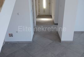 Stinica - prodaja kuće, 170 m2, bazen!, Senj, Maison