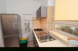 Rijeka, centar - najam stana, 60 m2, dvosobni s dnevnim boravkom!, Rijeka, Flat