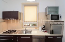 Rijeka, centar - najam stana, 60 m2, dvosobni s dnevnim boravkom!, Rijeka, Flat