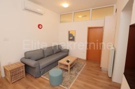 Rijeka, centar - najam stana, 60 m2, dvosobni s dnevnim boravkom!, Rijeka, Kвартира