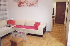 Stan + studio apartman u samom centru grada, Pula, Istra, Pula, Flat