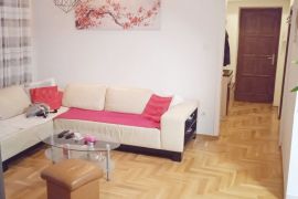 Stan + studio apartman u samom centru grada, Pula, Istra, Pula, Appartamento