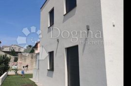 VODICE, novoizgrađena atraktivna luksuzna kuća, Vodice, Casa