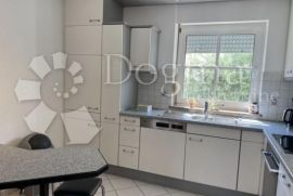 Komforan trosobni stan na top lokaciji!, Split, Apartamento