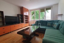 Trosoban stan Grbavica najam, Novo Sarajevo, Apartamento