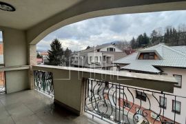 Kuća sa dva stana za najam na Grbavici, Novo Sarajevo, Casa