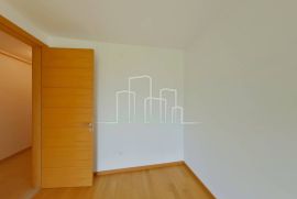 Trosoban stan u novogradnji sa dvije lođe, Sarajevo Centar, Apartamento