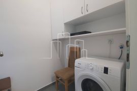 Renoviran trosoban stan Grbavica Kovacici, Novo Sarajevo, Apartamento