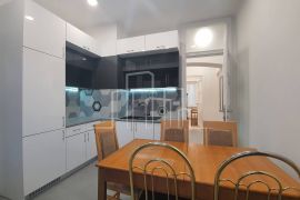 Renoviran trosoban stan Grbavica Kovacici, Novo Sarajevo, Flat