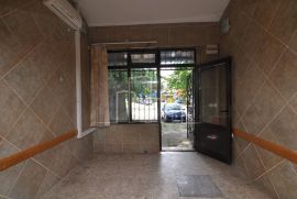 Dvoetažni renoviran poslovni prostor 21.5m2+ galerija prodaja, Sarajevo Novi Grad, Commercial property