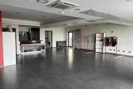 Lux kancelarijski prostor u poslovnoj zgradi, Zemun, Batajnički drum, Zemun, Ticari emlak