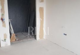 OPATIJA-LUKSUZAN STAN SA OKUĆNICOM I BAZENOM, Opatija, Apartamento