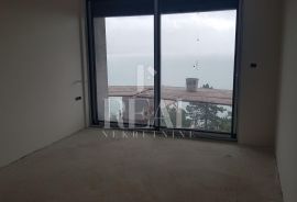 OPATIJA-LUKSUZAN STAN SA OKUĆNICOM I BAZENOM, Opatija, Apartamento