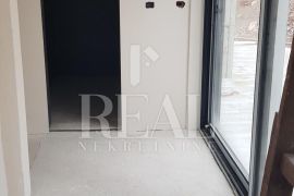 OPATIJA-LUKSUZAN STAN SA OKUĆNICOM I BAZENOM, Opatija, Appartment