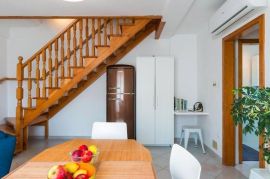 Apartmanska kuća na dobroj lokaciji, Pula, Istra, Pula, Haus