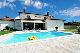 Predivna kuća za odmor na traženoj lokaciji, Poreč, Istra, Poreč, House