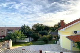 BARBARIGA – kuća s potencijalom, pogled na more, Vodnjan, Famiglia