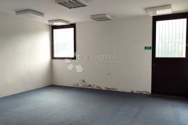 Podmurvice - izložbeno-uredski-skladišni prostor !, Rijeka, Immobili commerciali