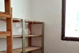 Podmurvice - izložbeno-uredski-skladišni prostor !, Rijeka, Immobili commerciali
