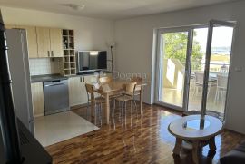 OTOK KRK - MALINSKA - DVOSOBAN APARTMAN S POGLEDOM NA MORE, Malinska-Dubašnica, Appartment