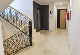 Makarska, luksuzan trosoban stan s pogledom na more 121,49 m2, Makarska, Apartamento