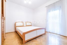 Zagreb, Mlinovi, četverosoban stan u mirnoj i urednoj zgradi, Zagreb, Appartement