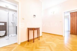 Zagreb, Mlinovi, četverosoban stan u mirnoj i urednoj zgradi, Zagreb, Appartamento