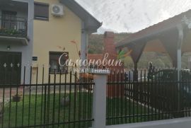 Medveđa, blizu centra, 95+65m2, 3.6 ari, pr+pk,sređena,odlična ID#1626, Medveđa, بيت