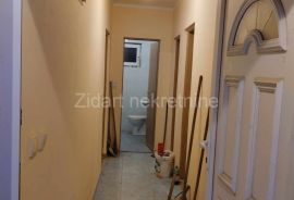 Batajnica, Zemun, kuća na prodaju, Zemun, Casa