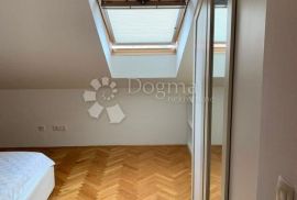 Stan u potkrovlju zgrade, Solin, Solin, Apartamento