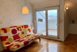 Stan u potkrovlju zgrade, Solin, Solin, Apartamento