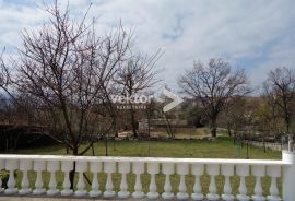 Viškovo, obiteljska kuća sa velikom okućnicom, Viškovo, Дом