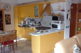 PREDIVAN STAN SA GARAŽOM GORIZIA (IT) 100m2 2s+db, Kвартира