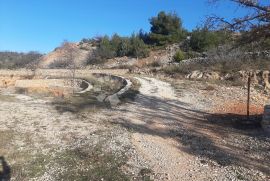 Poljoprivredno imanje sa kamenim objektom, Jasenice, Tierra