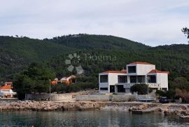 KORČULA - PREKRASNA VILA U UVALI PRIŽBA, Blato, Famiglia