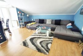 Stan s panoramskim pogledom i bazenom, Opatija, Apartamento