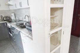 Stan s panoramskim pogledom i bazenom, Opatija, Apartamento