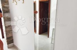 Stan s panoramskim pogledom i bazenom, Opatija, Apartamento