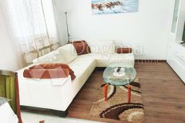 Stan s panoramskim pogledom i bazenom, Opatija, Apartamento