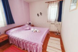 Stan s panoramskim pogledom i bazenom, Opatija, Apartamento