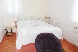 Stan s panoramskim pogledom i bazenom, Opatija, Wohnung