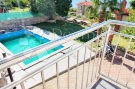 Stan s panoramskim pogledom i bazenom, Opatija, Apartamento