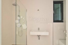 Opatija-3S+DB u novogradnji sa bazenom, Opatija, Appartamento