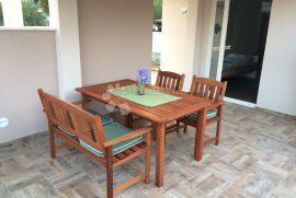 ROGOZNICA APARTMANSKA VILA S BAZENOM NA ODLIČNOJ LOKACIJI, Rogoznica, بيت